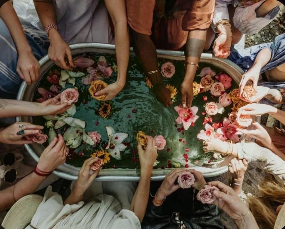 BAÑERA CON PLANTAS PARA LUNA LLENA